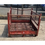 Used Red Mesh Stillage