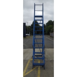Second Hand 12 Step with Rear Stabilisers