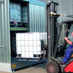 cabinet-for-4-ibcs-with-forklift