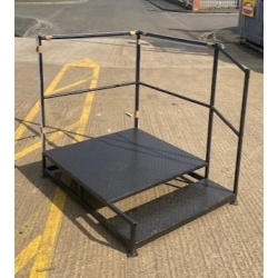 Used Fixed Access Steps - 90 Degree Exit - Angle