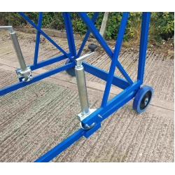 Wind down legs for stabilizing swing arm for mobile steps
