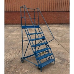 Second Hand 7 Step Wide Ladder