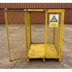 Second Hand Gas Cage with Mesh Sides