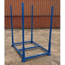 Cheese Post Pallet with Removeable Posts