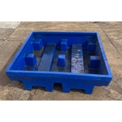 Spill Pallet with Removeable Grid