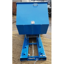 TS110 Tipping Skip for Fork Lifts locking lever
