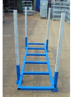 Staggered Steel Stacking Post Pallet and Loose Posts