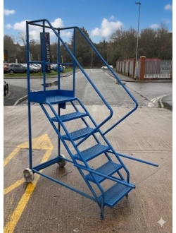 used_second_hand_ladder_645446261