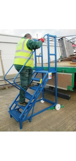 Hercules Lorry Access Mobile Safety Steps in use