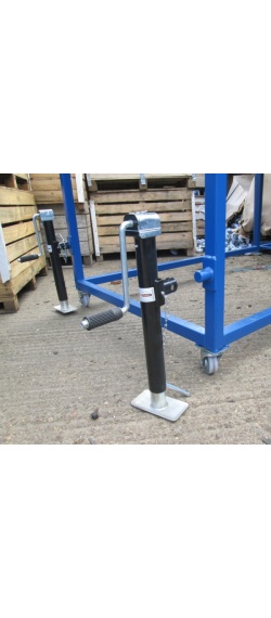 Lorry Access Mobile Unloading Platform - R7 jacking legs