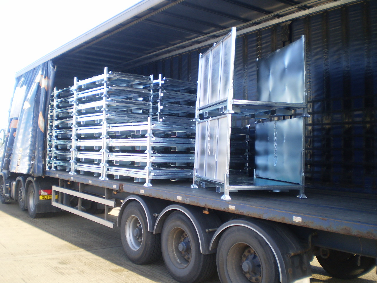 Custom manufactured folding stillage