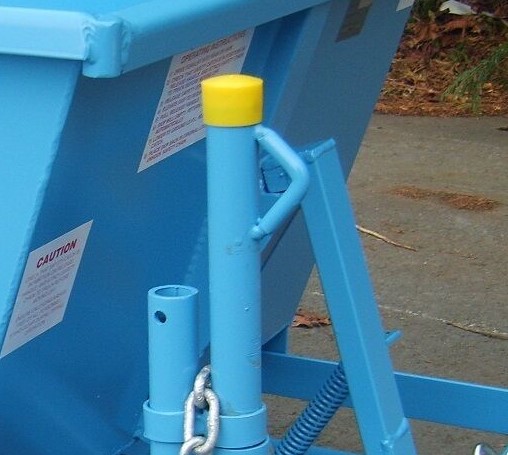 Tipping skip handle hoop