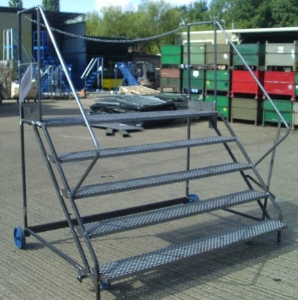 heavy duty trailer mounting steps custom made